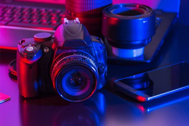 What Cameras Do Professional Photographers Use? (The Answer Might